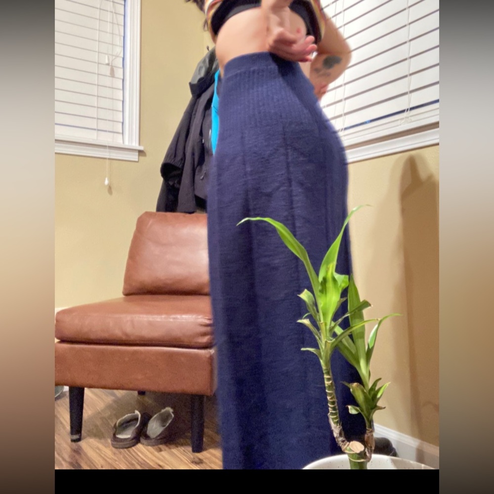 Knitted midi skirt